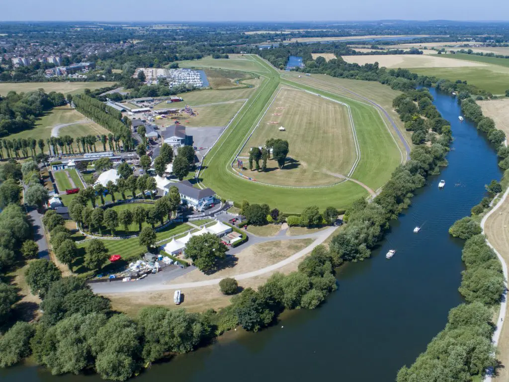 Monday's UK & Irish Horse Racing Bets 2